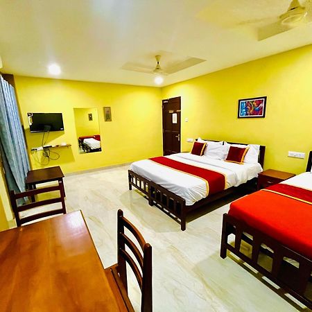 Madaparambil Residency Alwaye Екстериор снимка