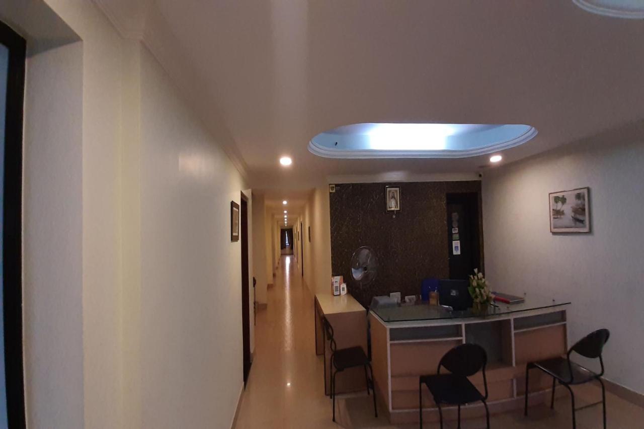 Madaparambil Residency Alwaye Екстериор снимка