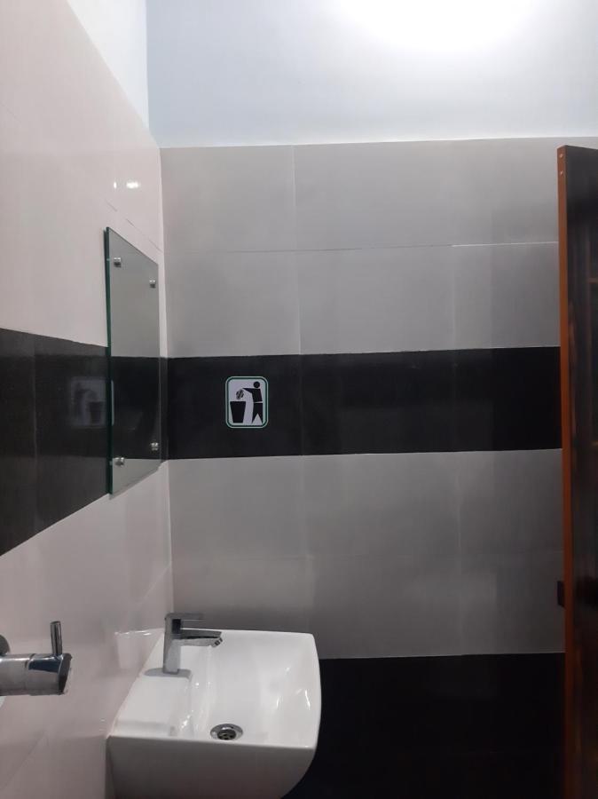 Madaparambil Residency Alwaye Екстериор снимка