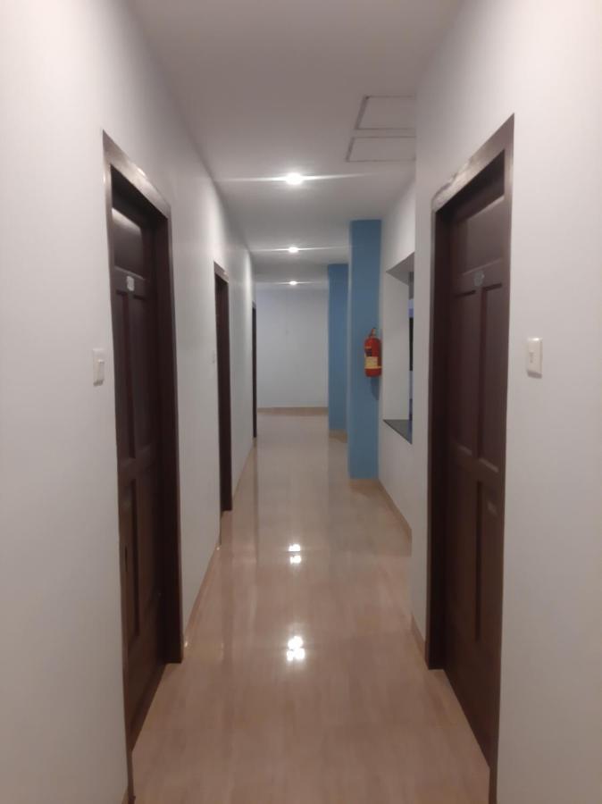 Madaparambil Residency Alwaye Екстериор снимка