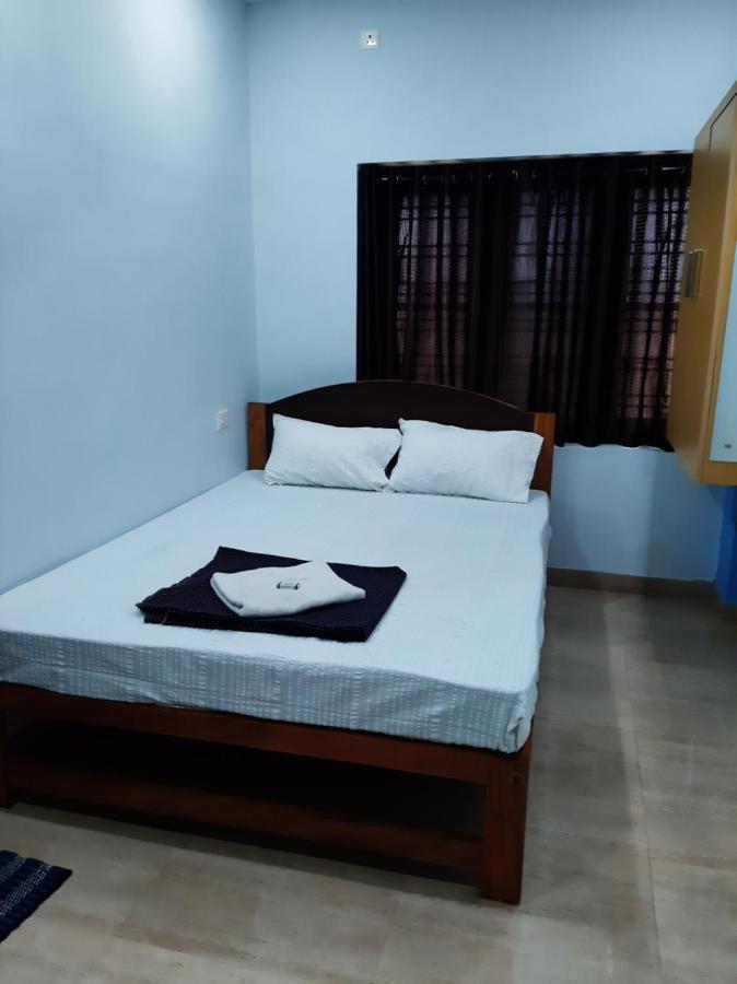 Madaparambil Residency Alwaye Екстериор снимка