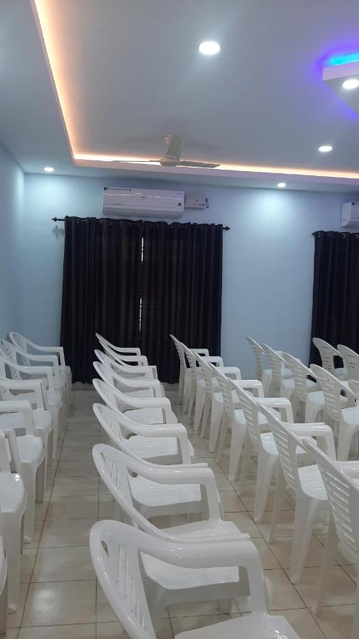 Madaparambil Residency Alwaye Екстериор снимка