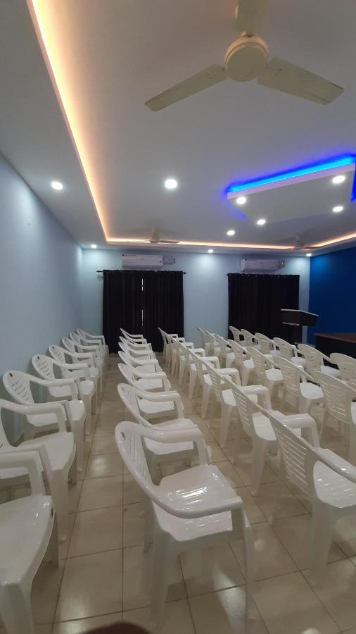 Madaparambil Residency Alwaye Екстериор снимка