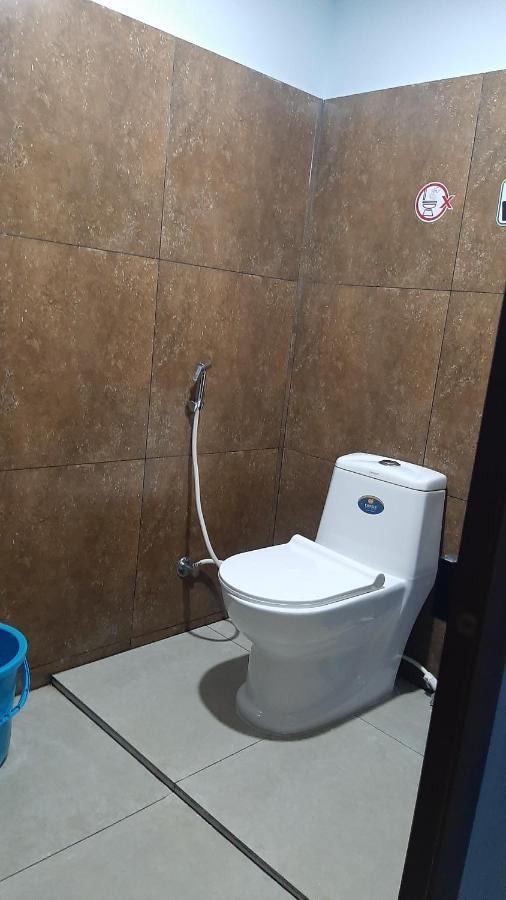 Madaparambil Residency Alwaye Екстериор снимка
