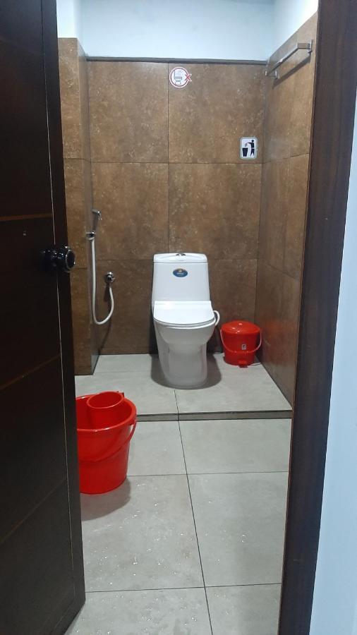 Madaparambil Residency Alwaye Екстериор снимка