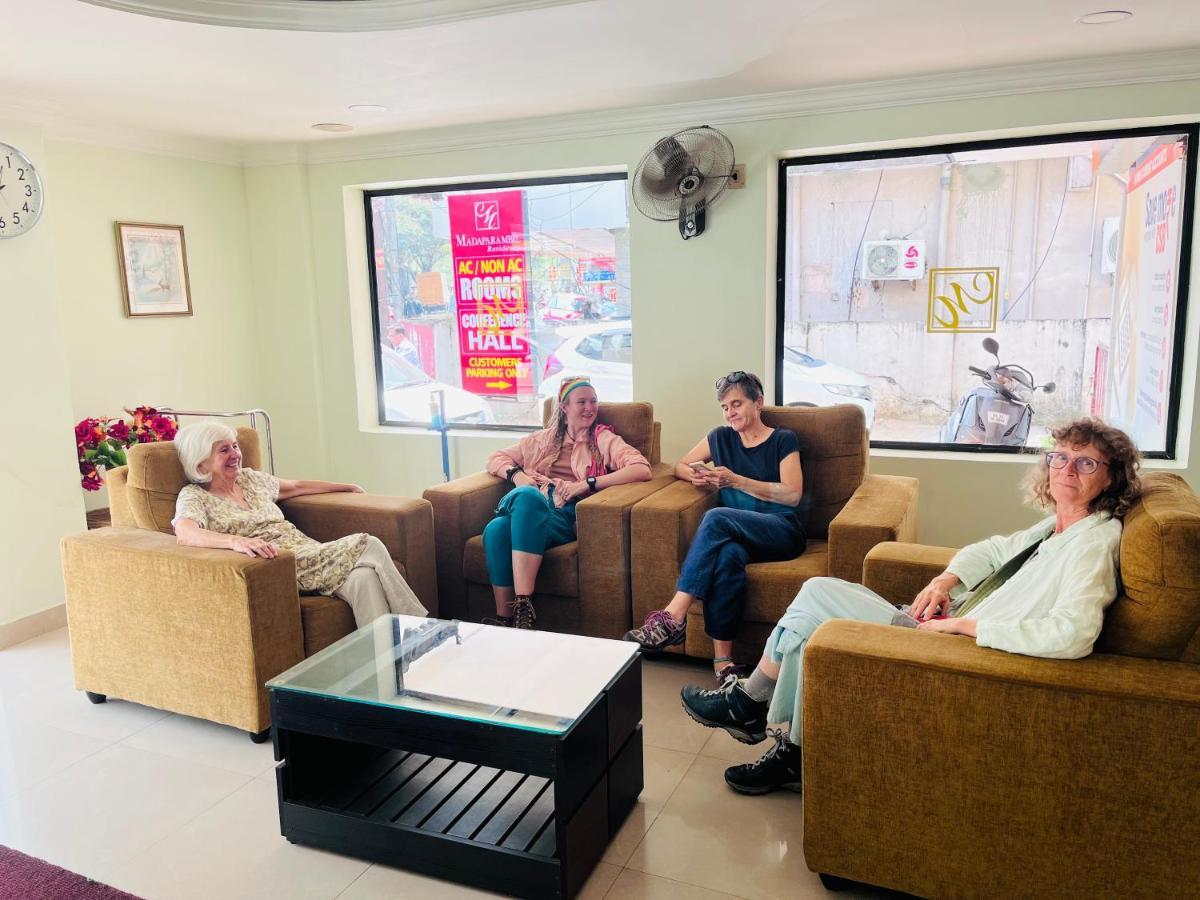 Madaparambil Residency Alwaye Екстериор снимка