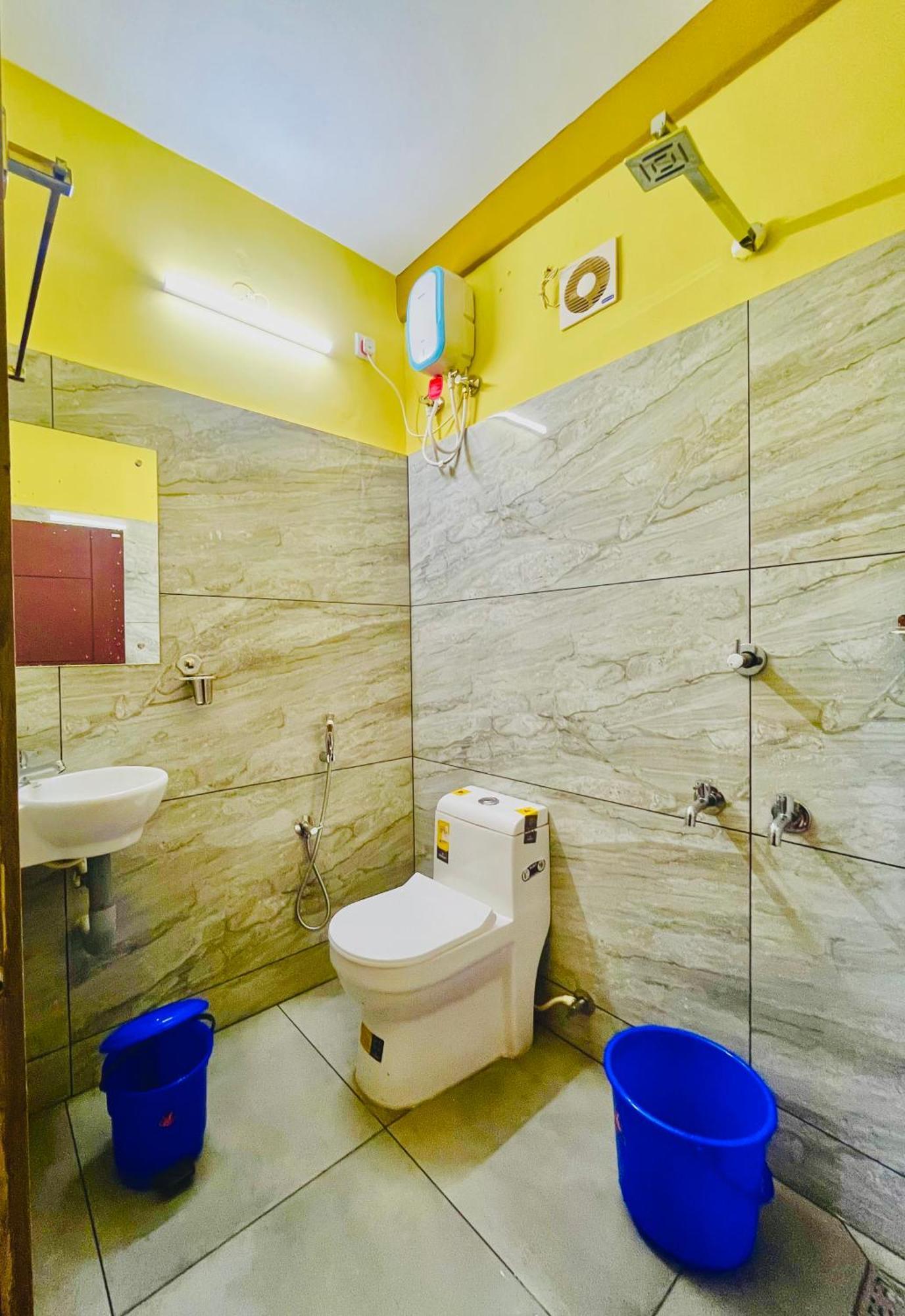 Madaparambil Residency Alwaye Екстериор снимка