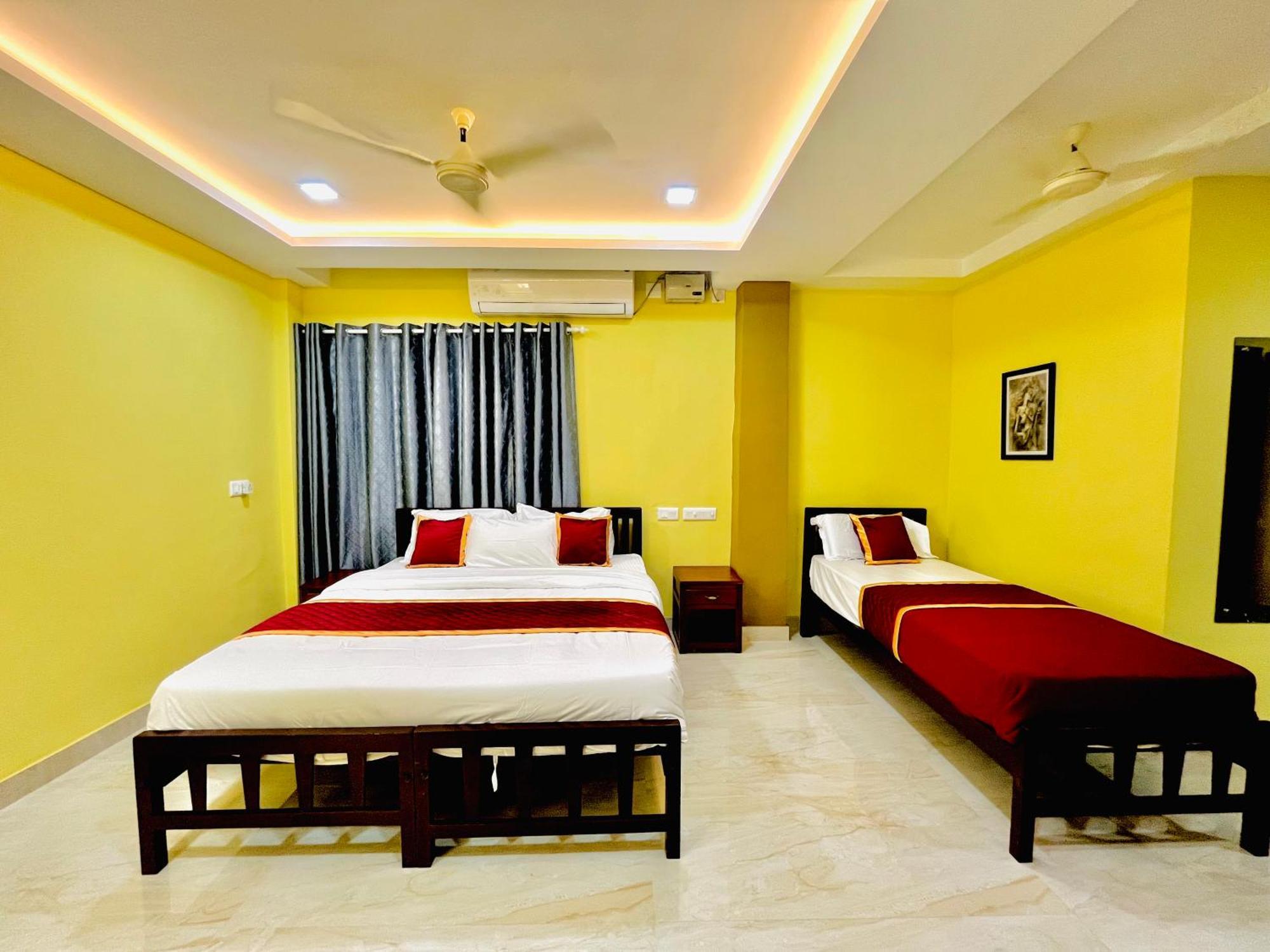 Madaparambil Residency Alwaye Екстериор снимка
